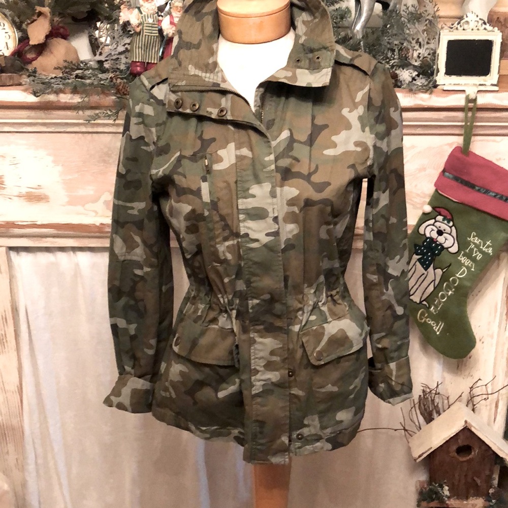 Love tree camo jacket